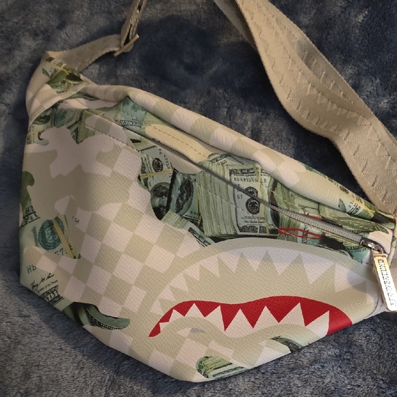Sprayground Green and White Belt Bag - Picture 6 of 9